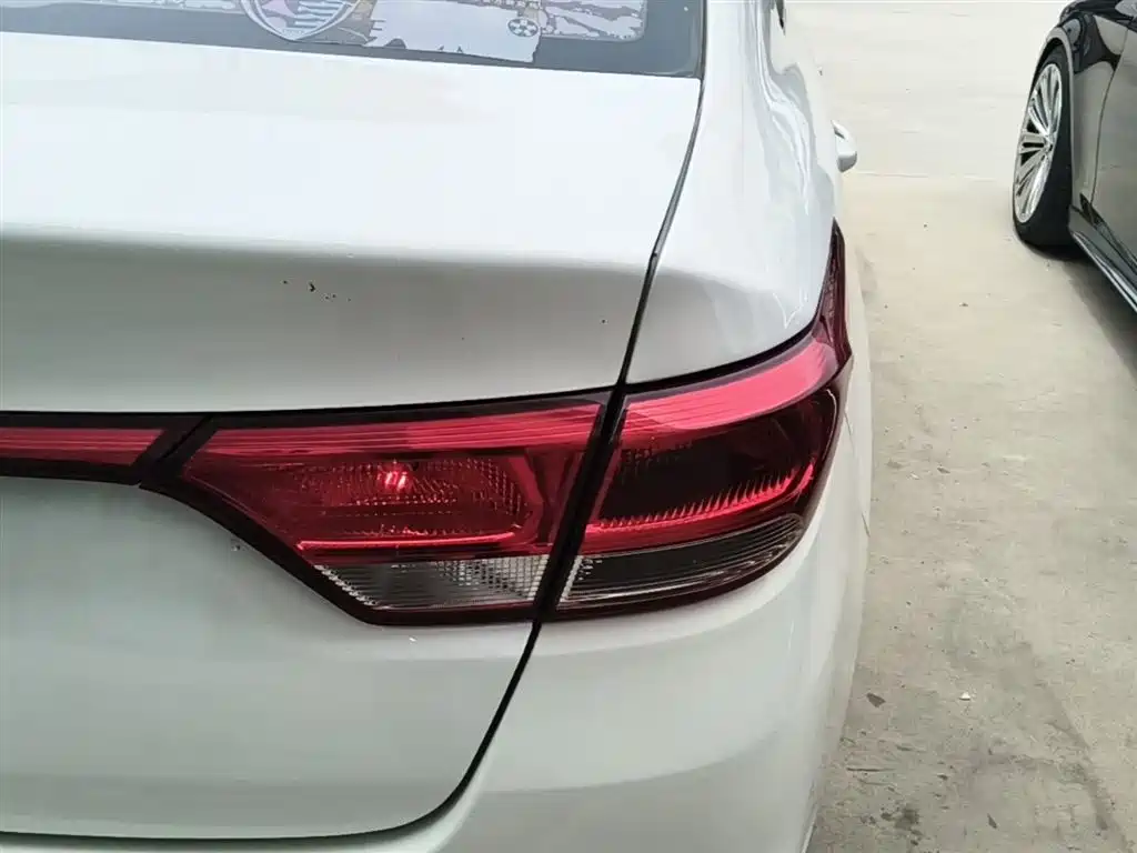 KIA K2