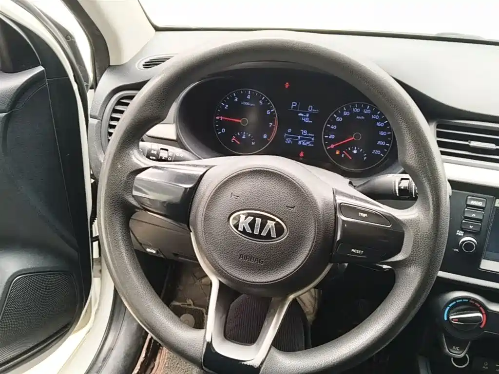 KIA K2