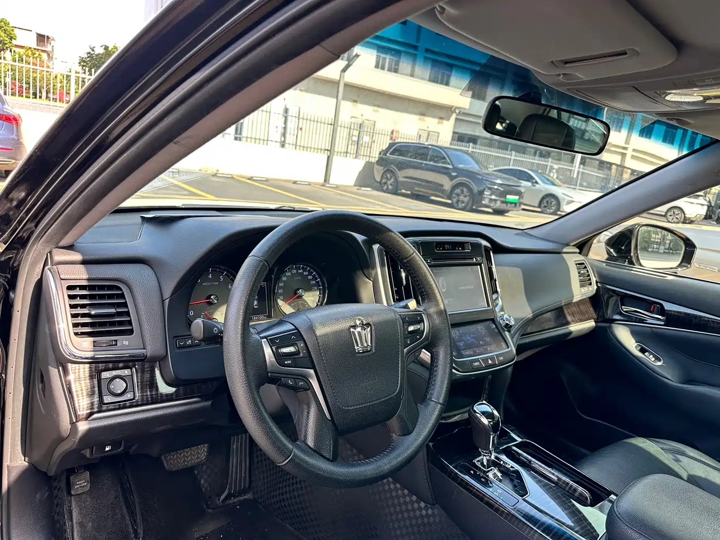 Toyota Crown 2015 2.0T Fashion фото 7
