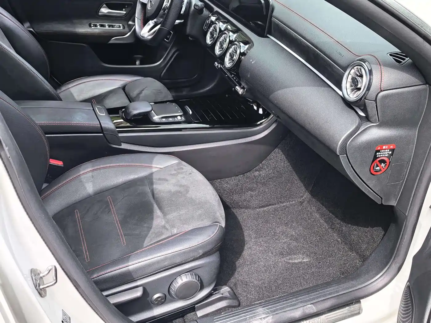 Mercedes-Benz CLA (Import) 2022 CLA 200 фото 8