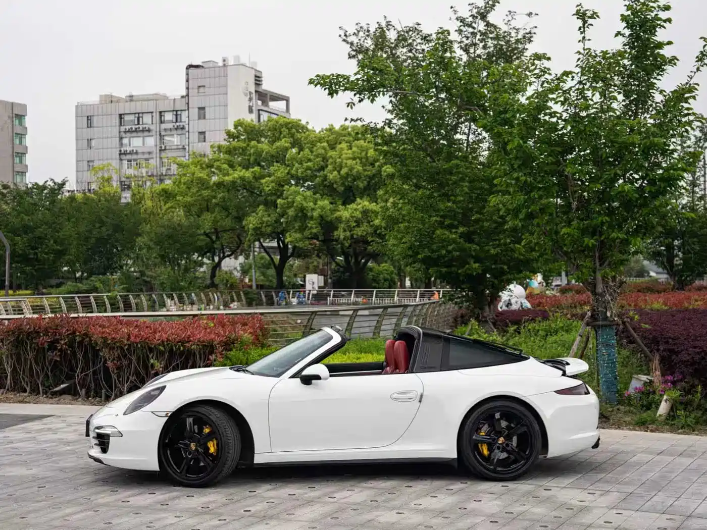 Porsche 911 2014 Targa 4 3.4L фото 18
