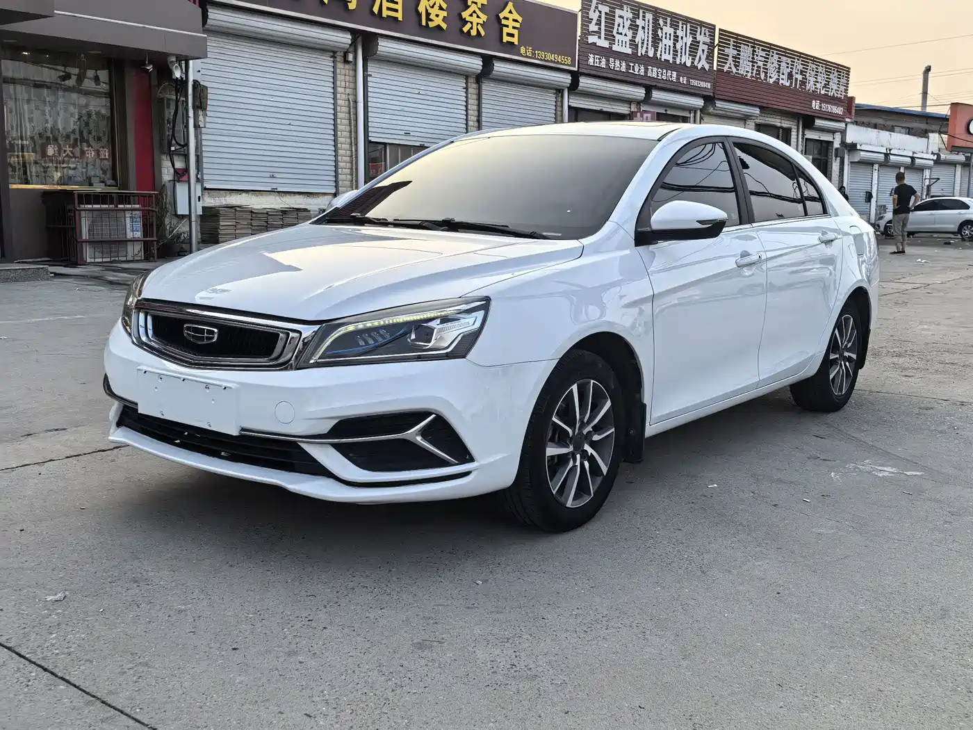 Фото 1 - Geely Emgrand