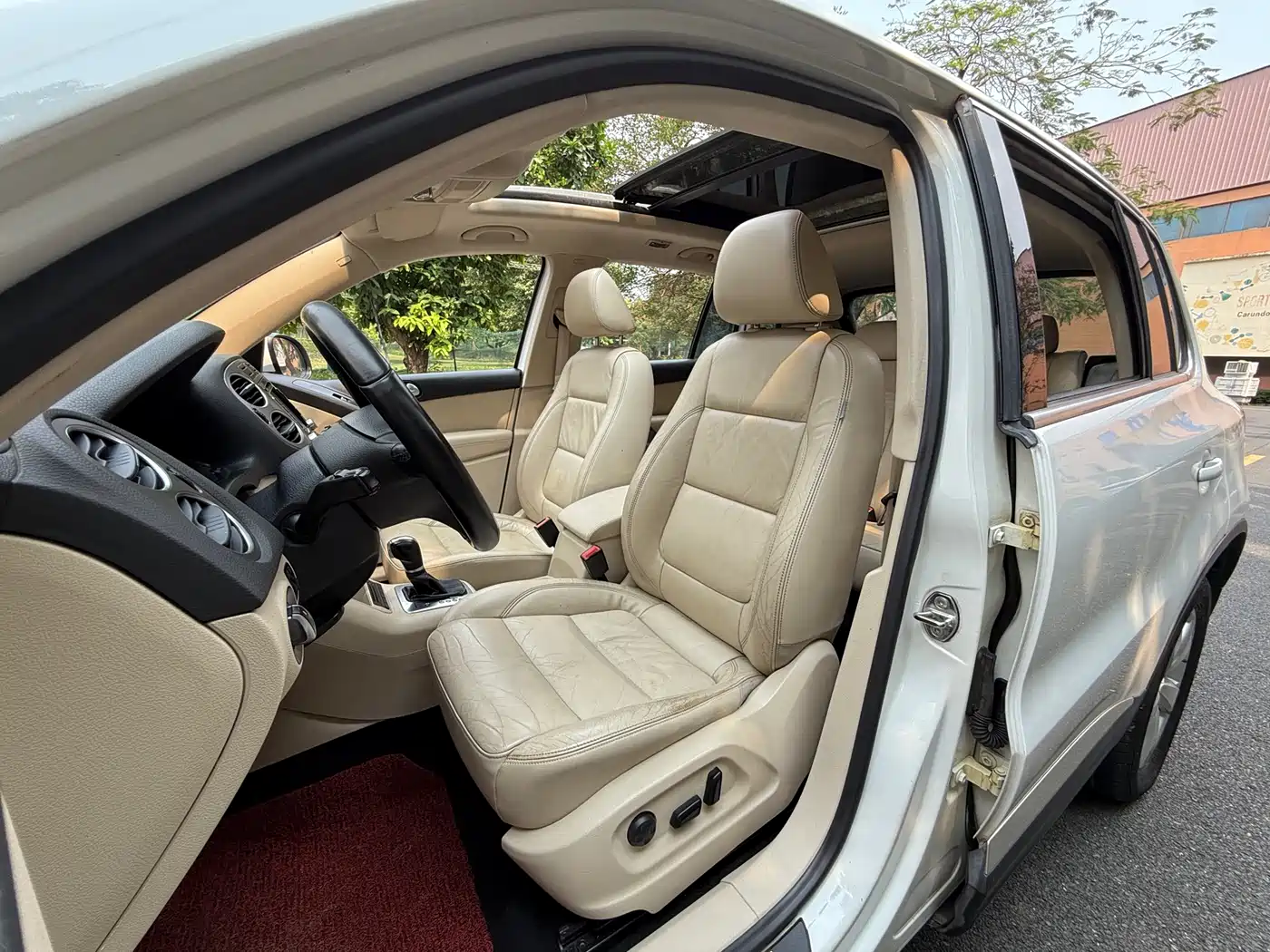Volkswagen Tiguan 2012 1.8TSI Automatic 4WD Elite Edition фото 9