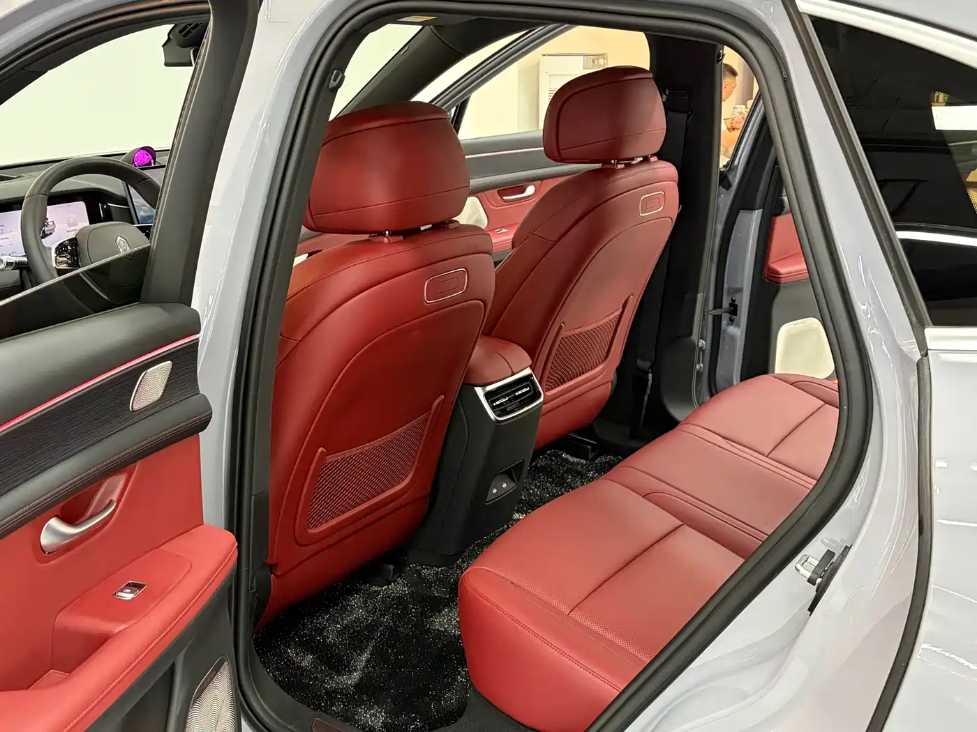 AITO Wenjie AITO M5 2025 Extended Range Ultra AWD фото 7