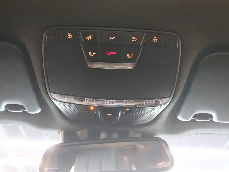 Mercedes-Benz GLC 2018 GLC 260 4MATIC Luxury фото 16