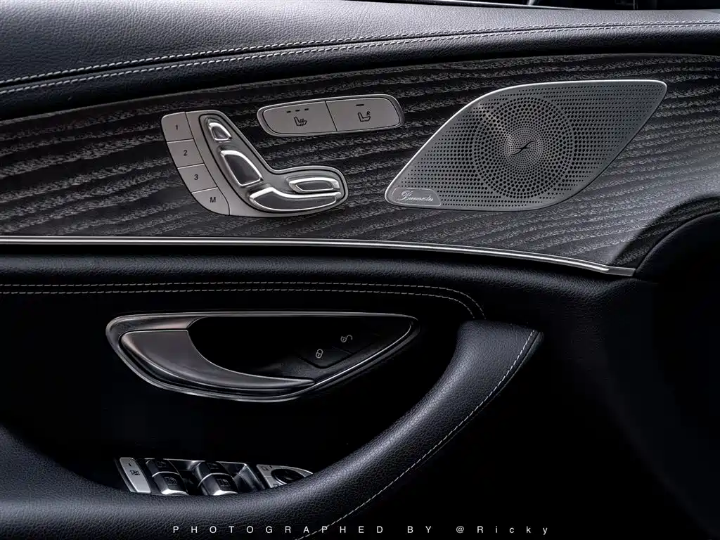 Mercedes-Benz CLS 2018 CLS 300 Luxury фото 7