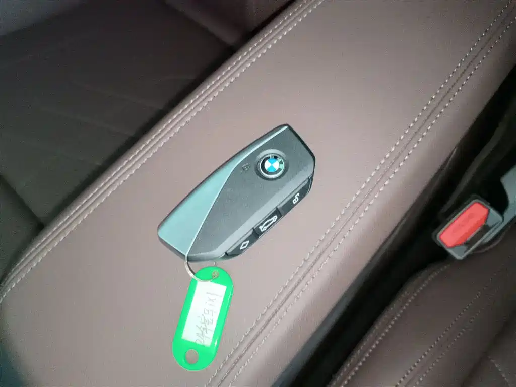 BMW iX1 2023 eDrive25L X Design Package фото 9