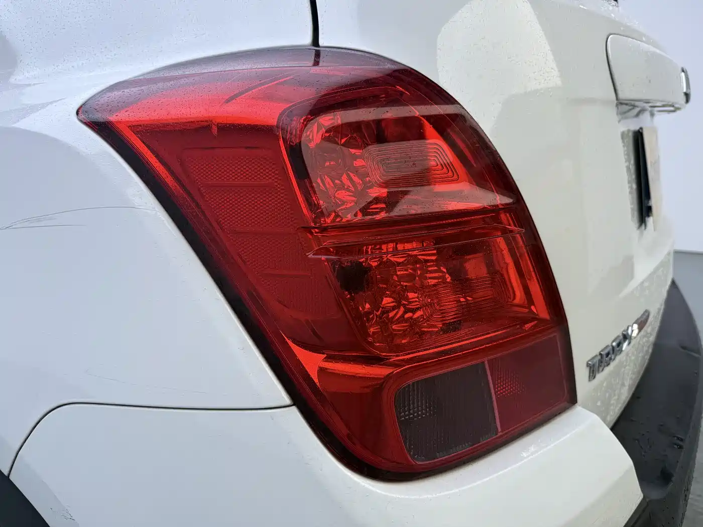 Chevrolet Trax 2016 1.4T Automatic 2WD Comfort Sunroof Edition фото 8