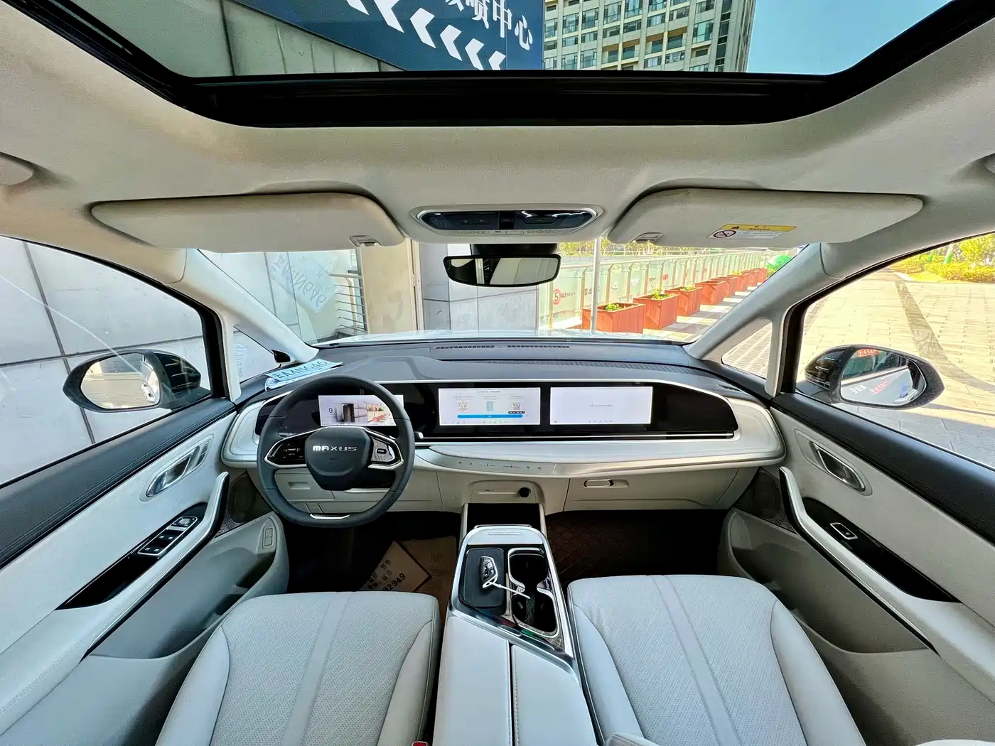 SAIC MAXUS EVERYONE 9