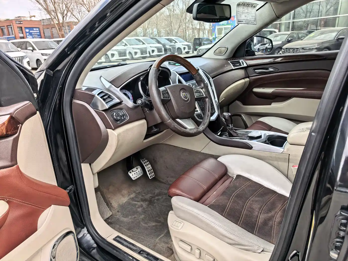 Cadillac SRX 2011 Model 3.0L Luxury фото 4