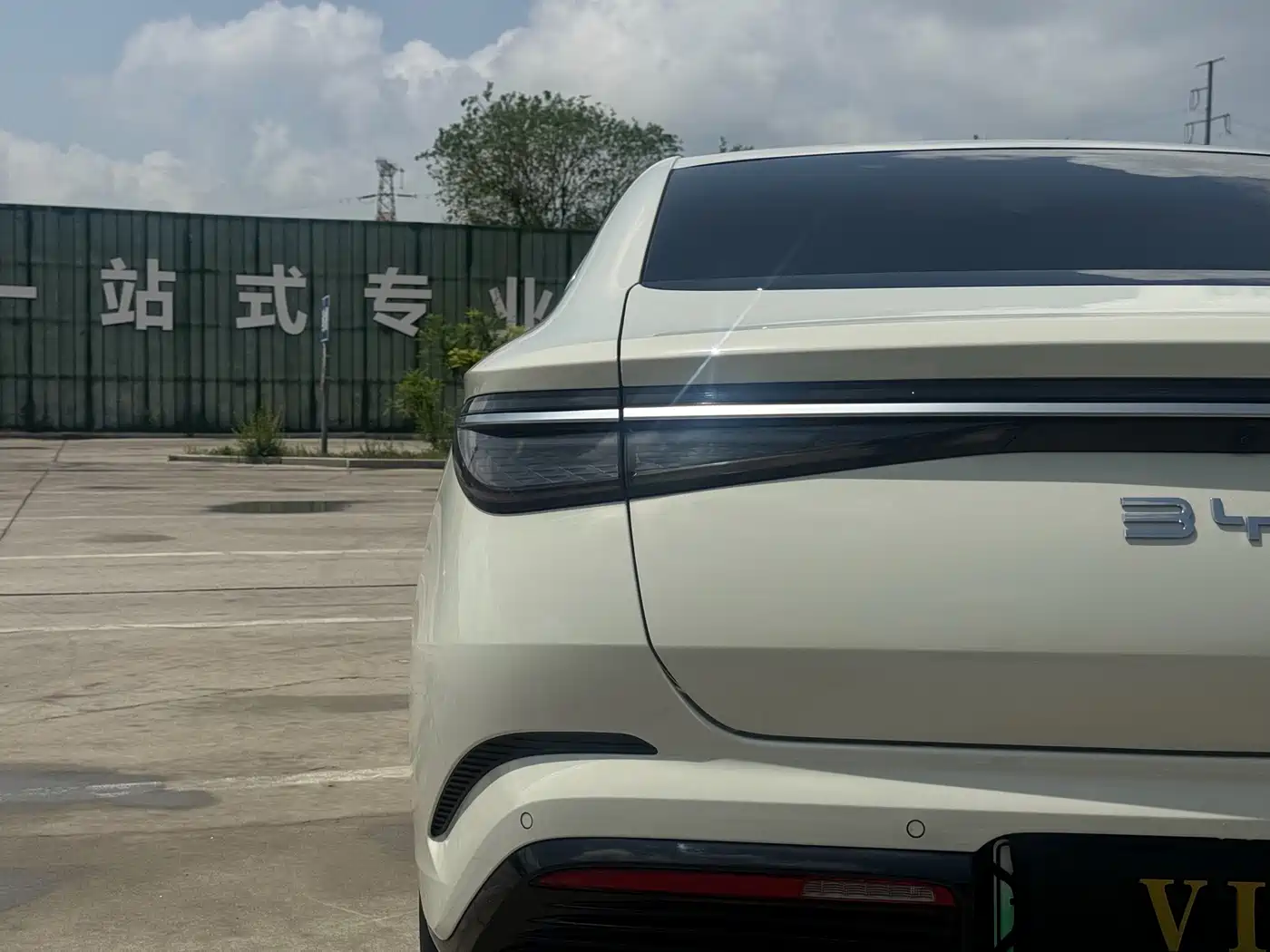 BYD Seal 2024 Glory Edition DM-i 1.5L 121km Luxury фото 16
