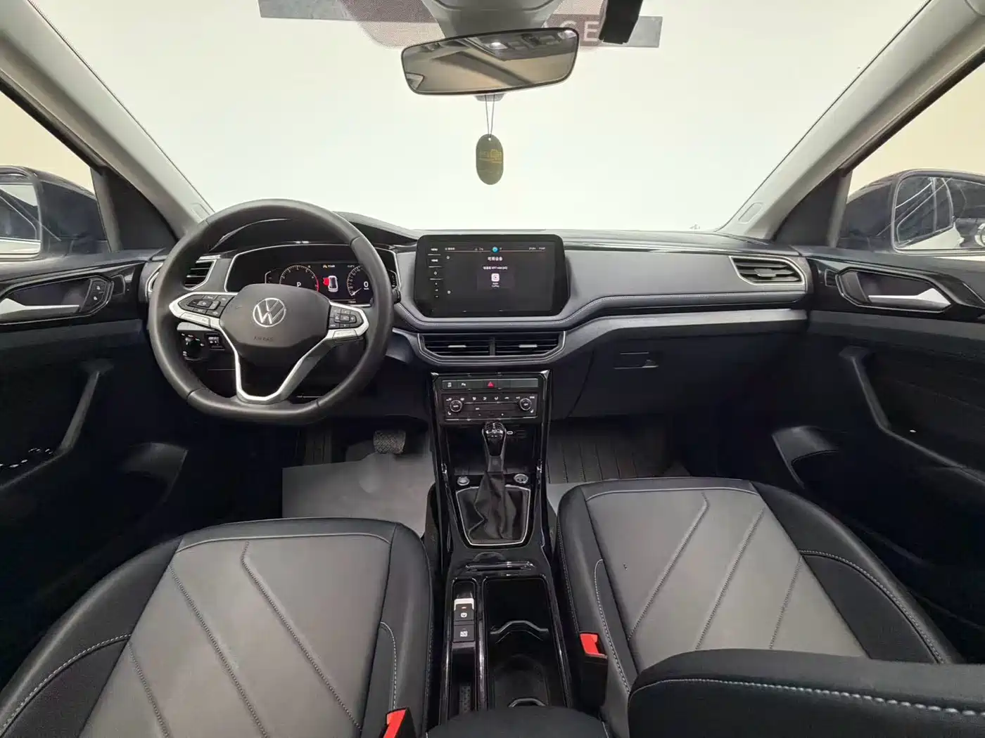 Volkswagen Tharu 2025 New Edge 300TSI Enjoyment Edition фото 14