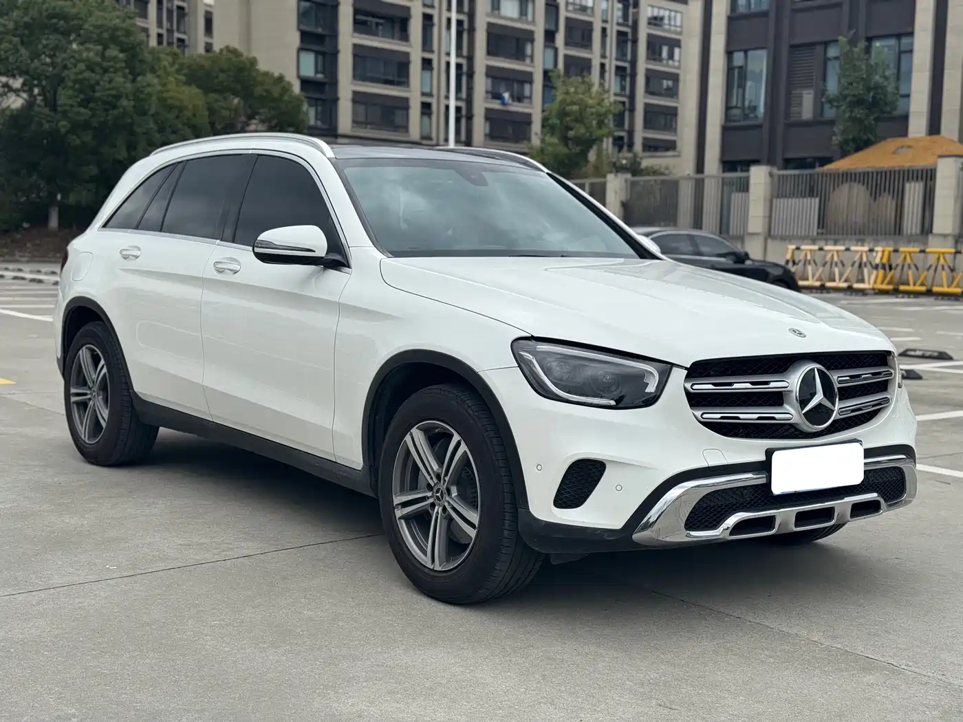 MERCEDES-BENZ GLC