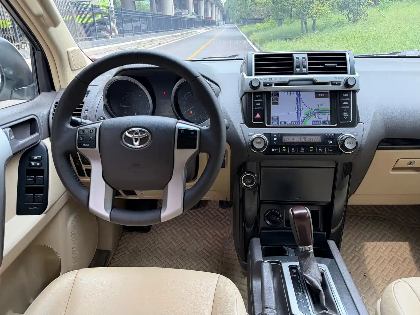 Фото 8 - Toyota Prado