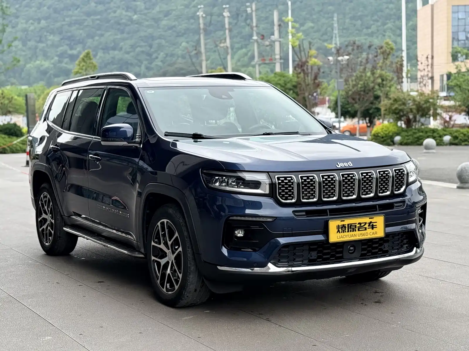 Фото 3 - Jeep Grand Commander