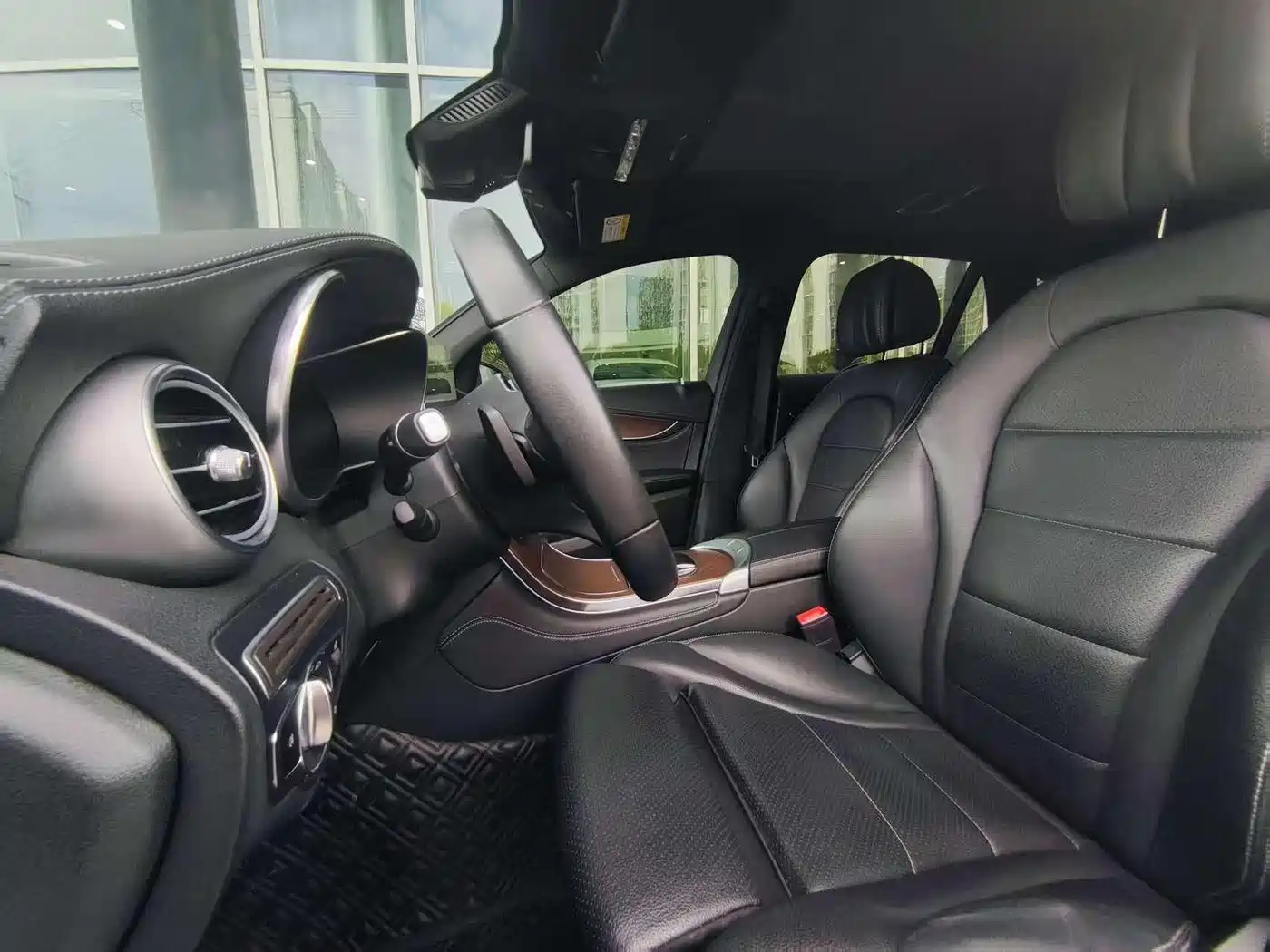 Mercedes-Benz GLC 2020 Facelift GLC 300 L 4MATIC Dynamic фото 2