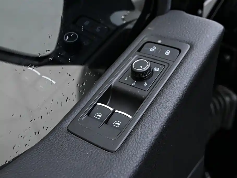 Volkswagen Multivan 2019 2.0TSI 4WD Premium 7-seater фото 15