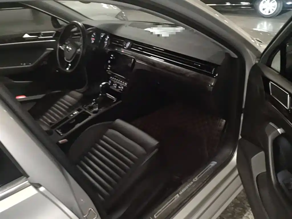 Volkswagen Magotan 2019 330TSI DSG Luxury Class China VI фото 11
