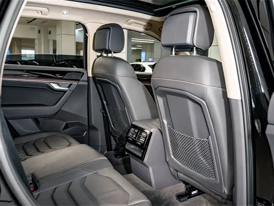 Volkswagen Touareg 2022 3.0TSI Rui Xiang Edition Gloss Black Sport Package фото 25