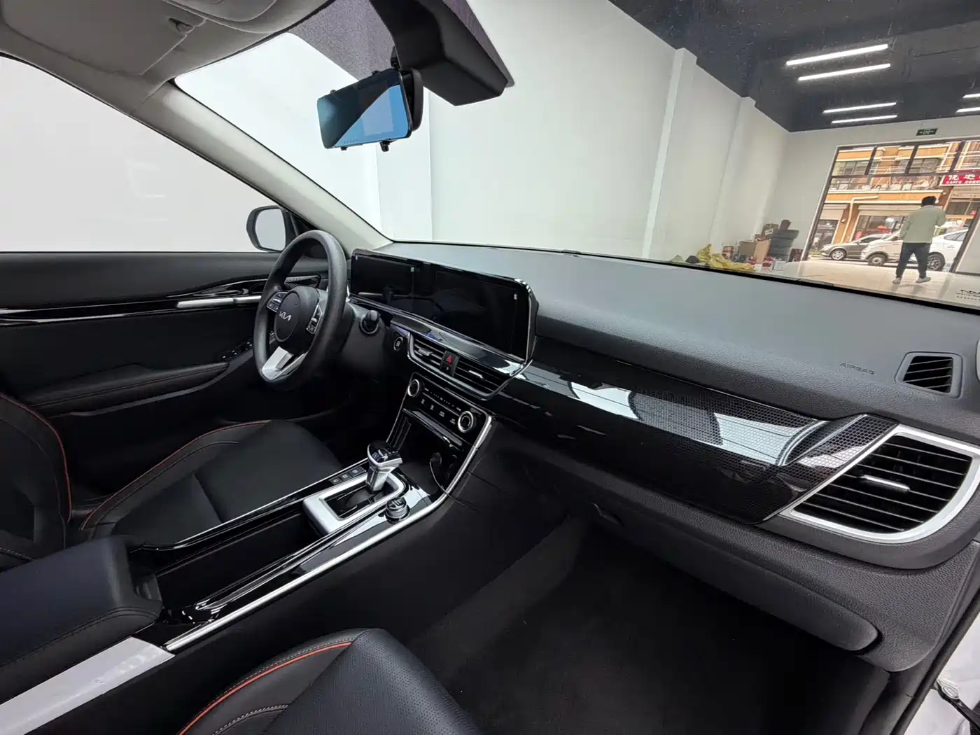 Kia Seltos 2023 1.5L CVT Luxury Edition фото 17
