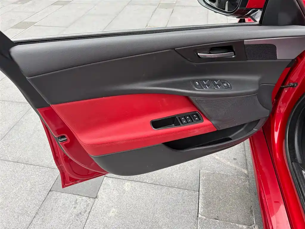 Jaguar XE 2017 2017 2.0T 200PS R-Sport
