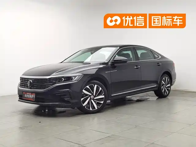 Volkswagen Passat 2023 Facelift 330TSI Premium Edition — фото 1