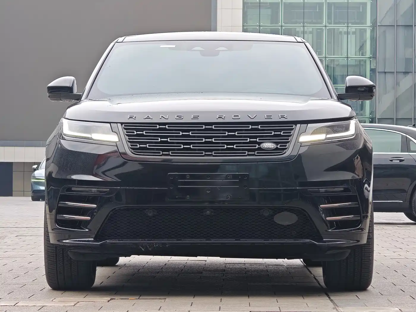 Land Rover Range Rover Velar 2024 Dynamic SE фото 2