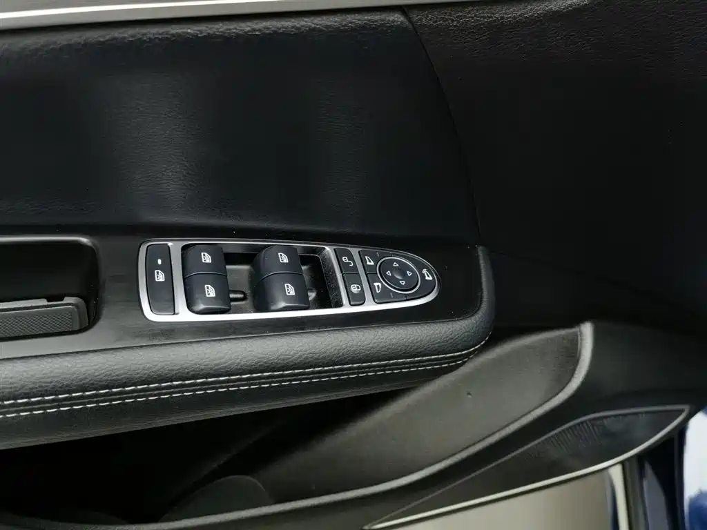 BYD Song MAX 2021 Upgrade 1.5T Automatic Flagship Edition 6-Seater фото 9