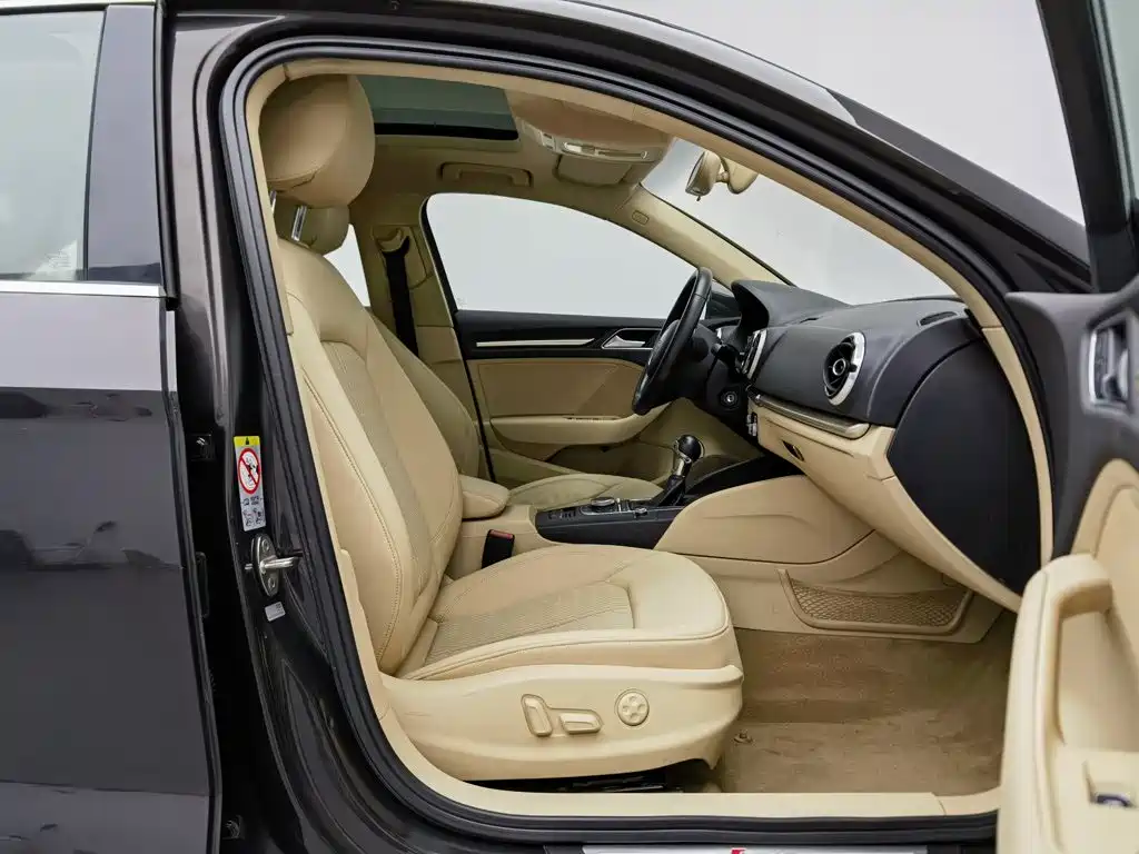 Audi A3 (Import) 2014 2014 Limousine 40 TFSI S line Comfort