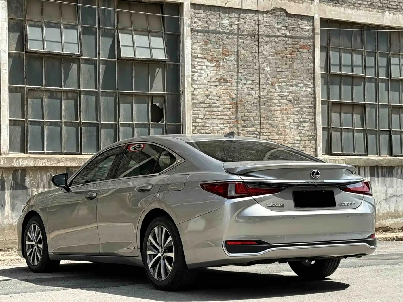 Lexus ES 2018 300h Excellence Edition China V фото 19