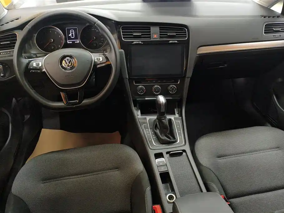 Volkswagen Golf 2018 230TSI Automatic Comfort фото 12
