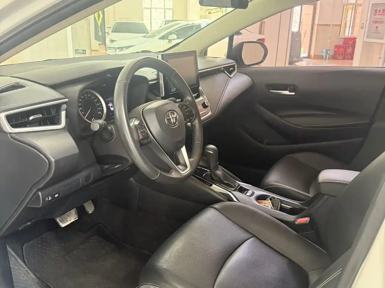 Toyota Corolla 2021 1.2T S-CVT Luxury Edition фото 7