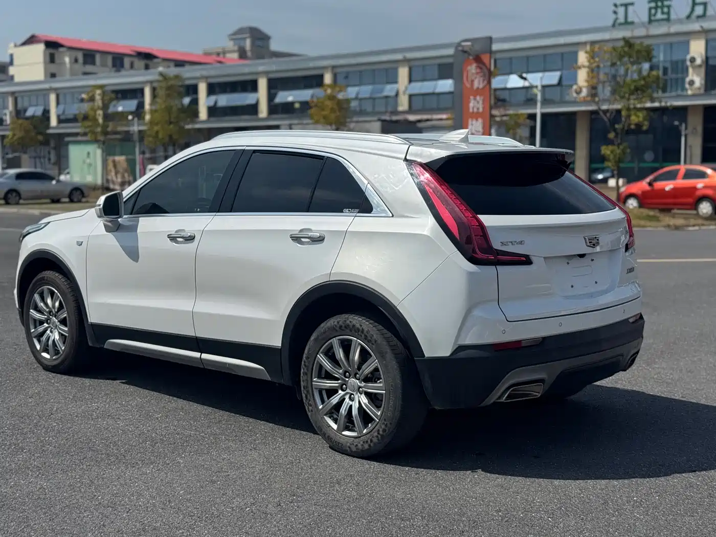 CADILLAC XT4