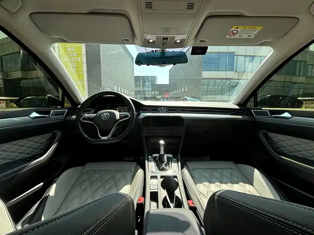 Volkswagen Magotan 2023 Model 2 Million Commemorative Edition 330TSI DSG Luxury — фото 5