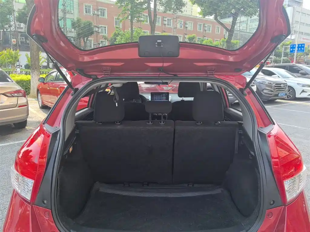 Toyota YARiS L Zhi Xuan 2015 1.5E Auto Charming Edition фото 19