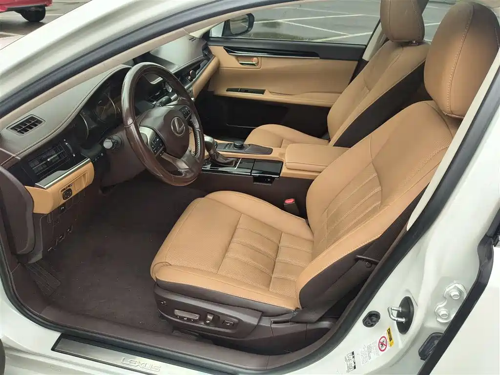 Lexus ES 2016 200 Midnight Special Limited Edition фото 7