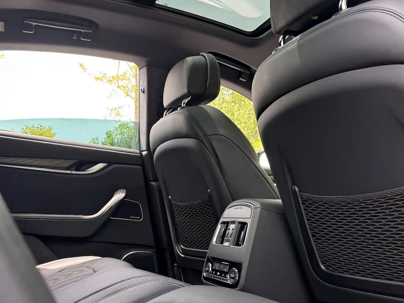 Maserati Levante 2018 3.0T Luxury Zegna Edition фото 17