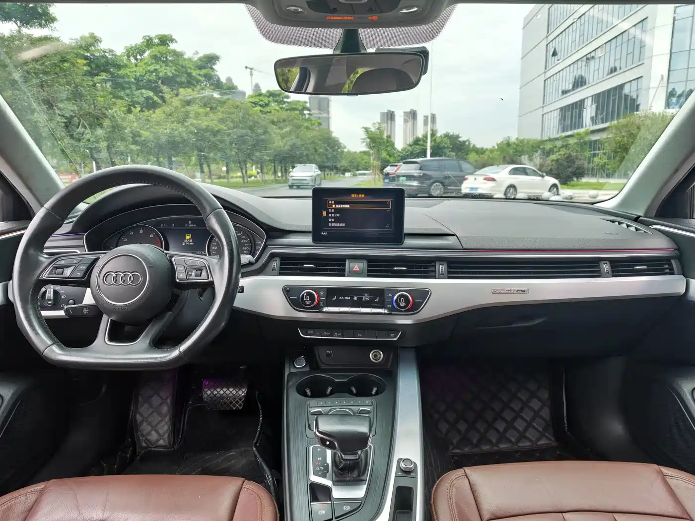Фото 4 - Audi A4L