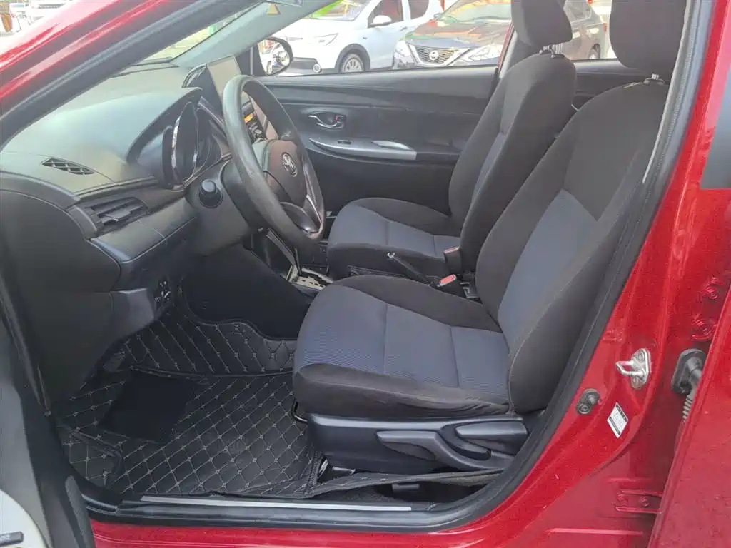 Toyota YARiS L Zhi Xuan 2015 1.5E Auto Charming Edition фото 15