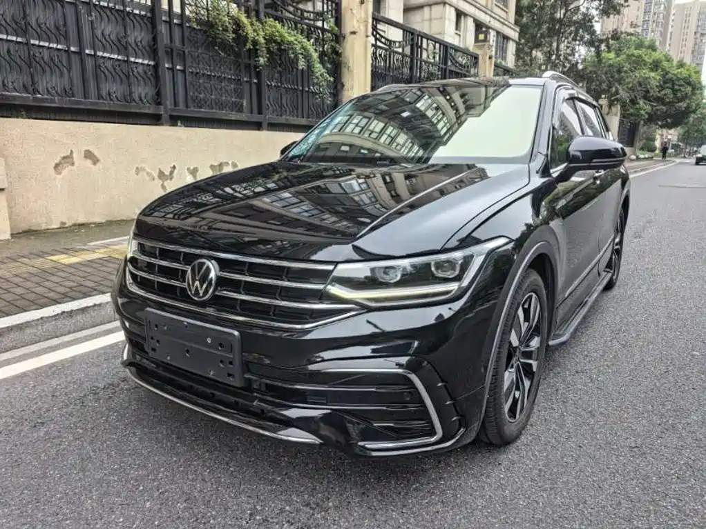 Фото 1 - Volkswagen Tiguan L