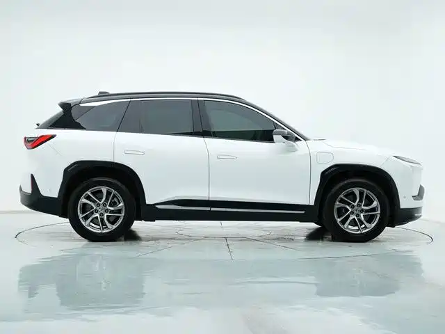 Фото 8 - NIO ES6