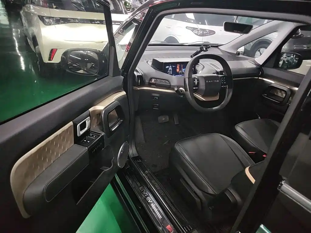 Фото 16 - Baojun KiWi EV