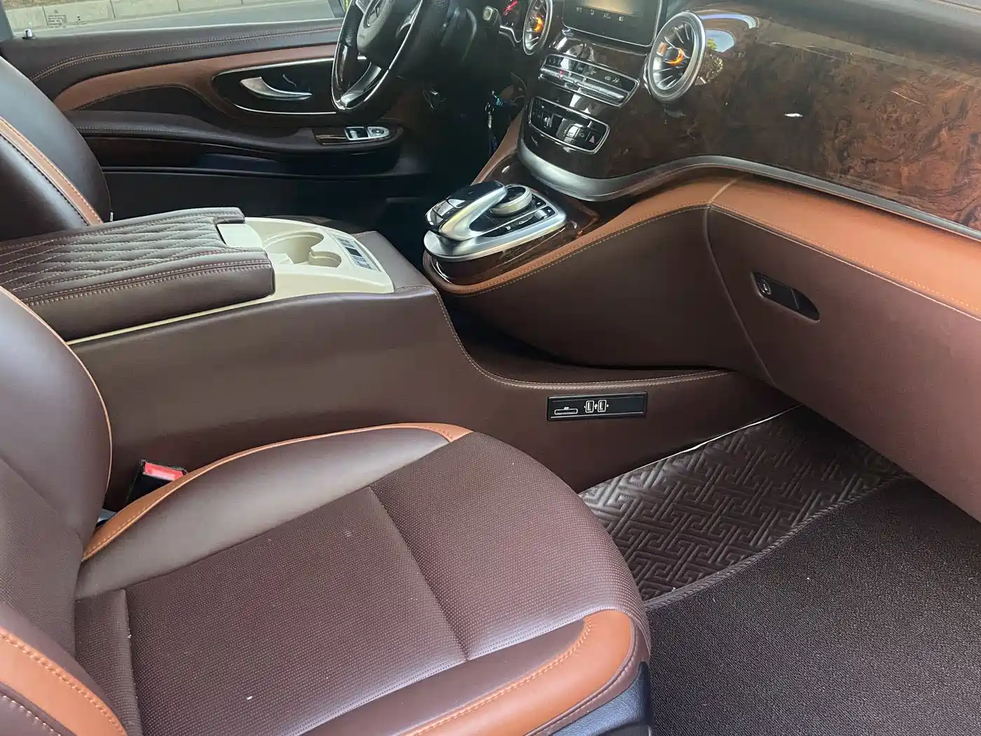 Mercedes-Benz V-Class 2018 V 260 L Premium Long Version China V фото 9