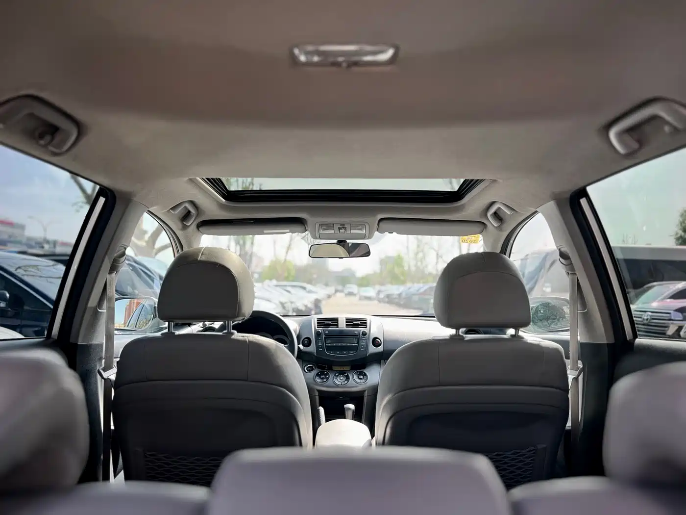 Toyota RAV4 Rongfang 2010 2.4L Automatic Luxury Upgrade Edition фото 25