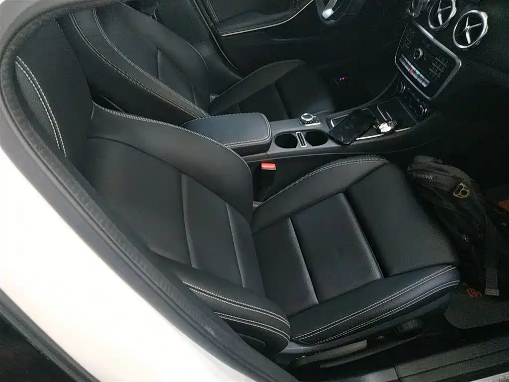 Mercedes-Benz GLA 2017 GLA 200 Fashion фото 25