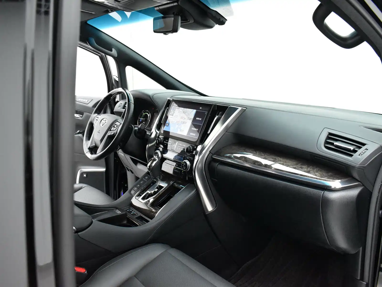 Фото 12 - Toyota Vellfire