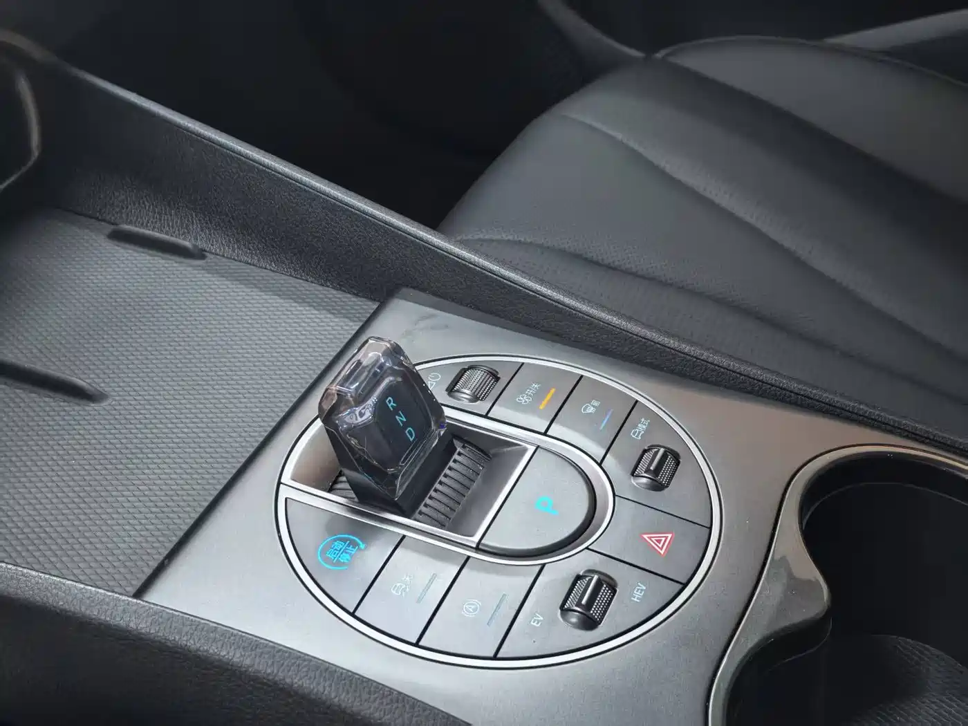 BYD Hai Bao 05 DM-i 2025 DM-i Smart Drive Edition 55KM Luxury фото 10