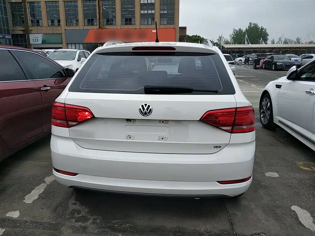 Volkswagen Santana 2017 Gran Santana 1.6L Auto Trendline фото 4