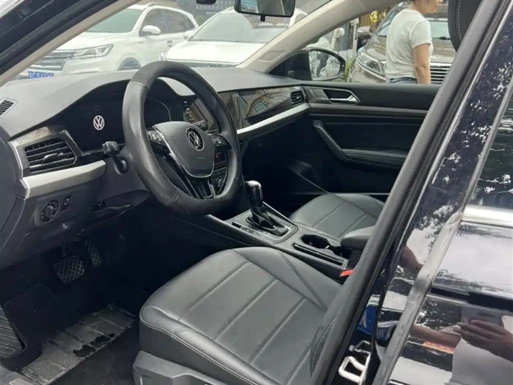 Volkswagen Lavida 2021 1.5L Auto Comfort Edition фото 9