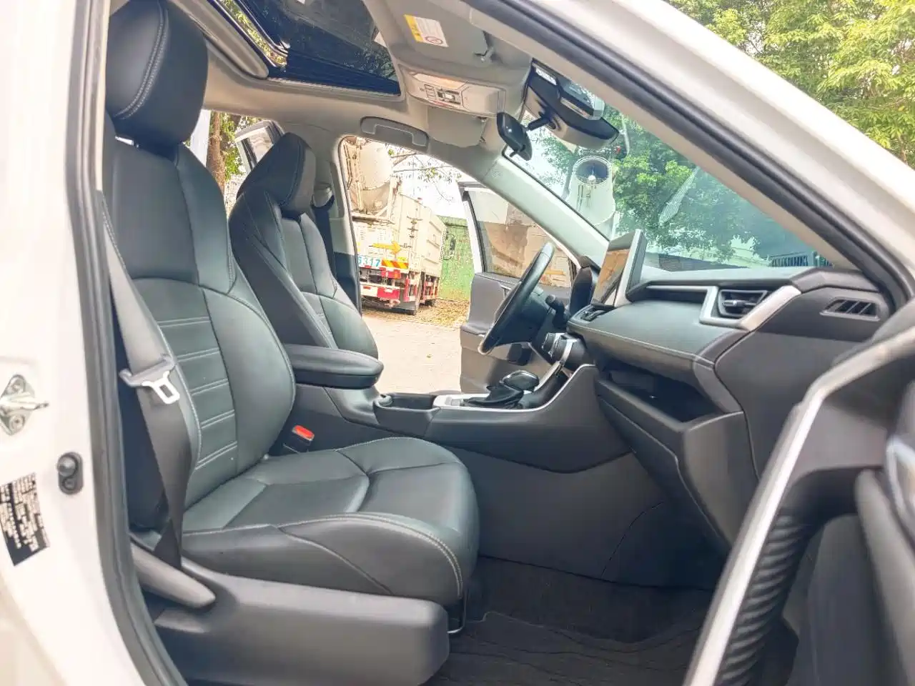 Toyota Wildlander 2022 2.0L CVT FWD Luxury PLUS Edition фото 8